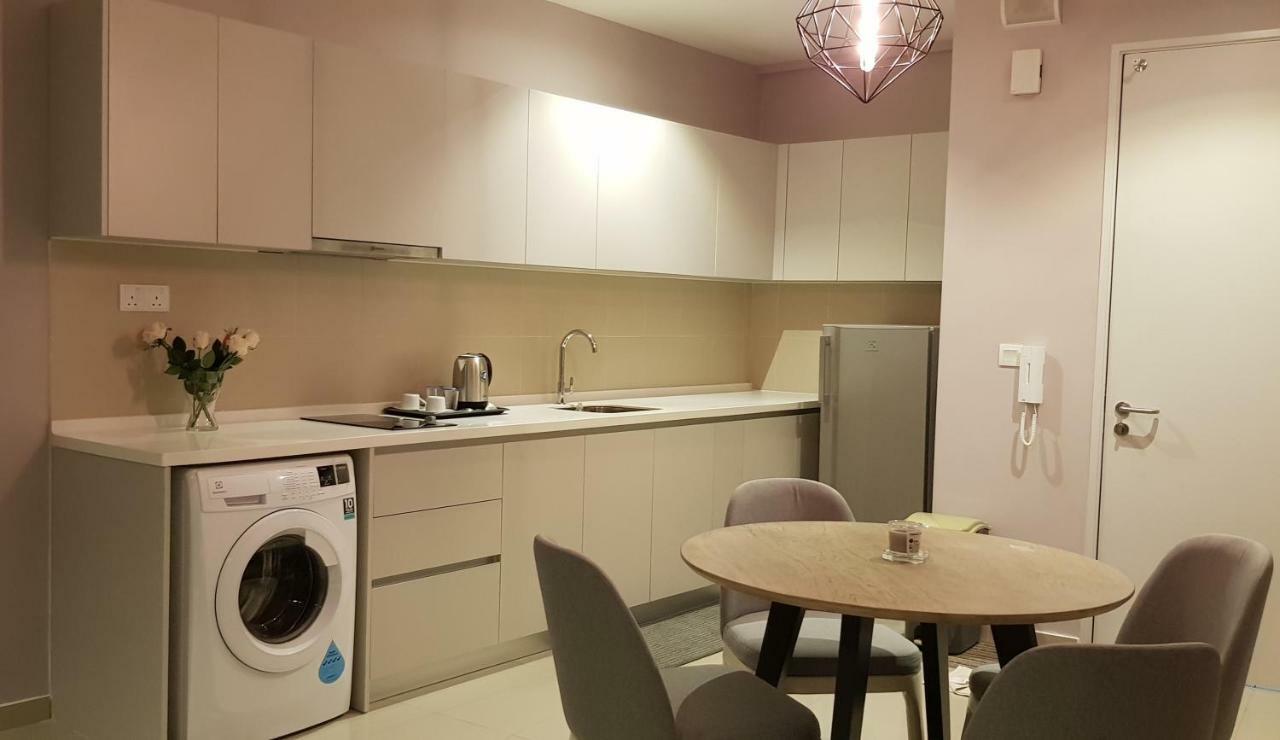Q At I-city Apartment *