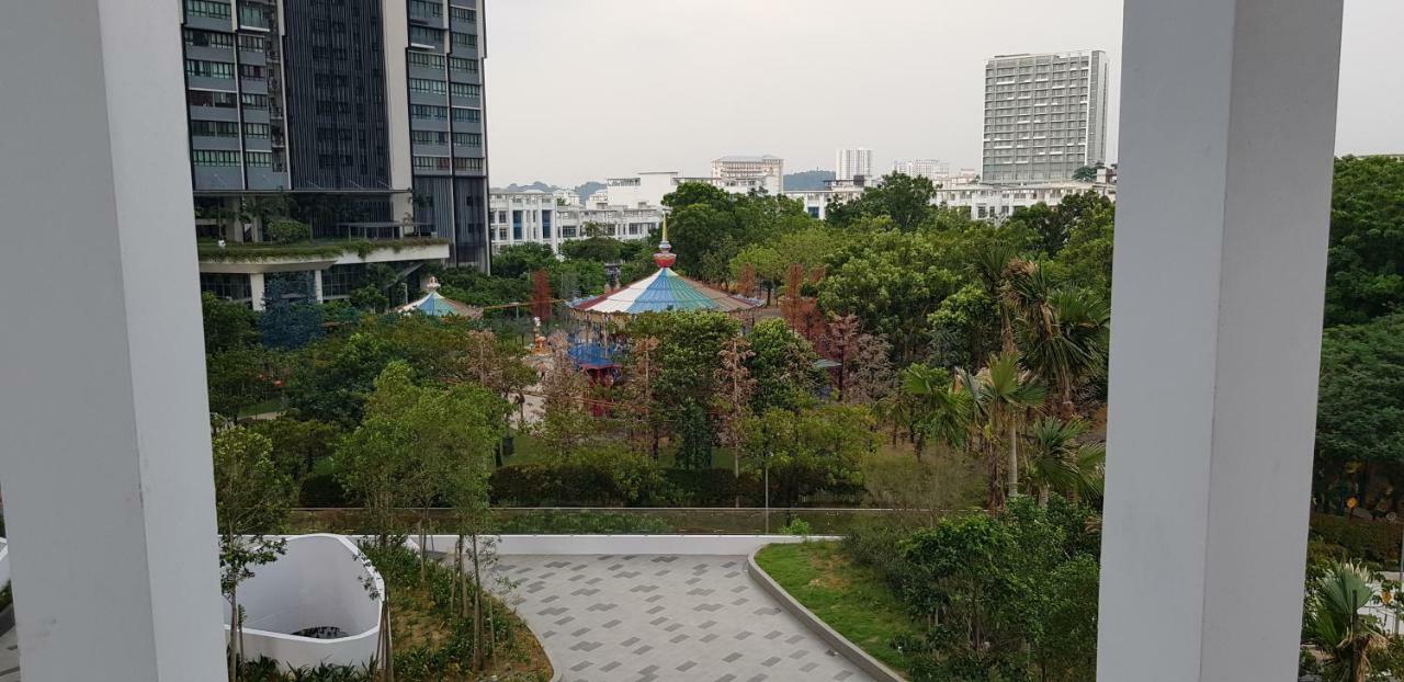 Q At I-city