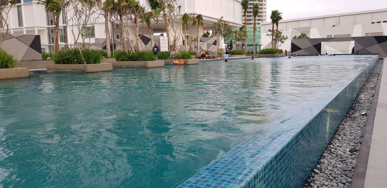 Q At I-city Apartment *