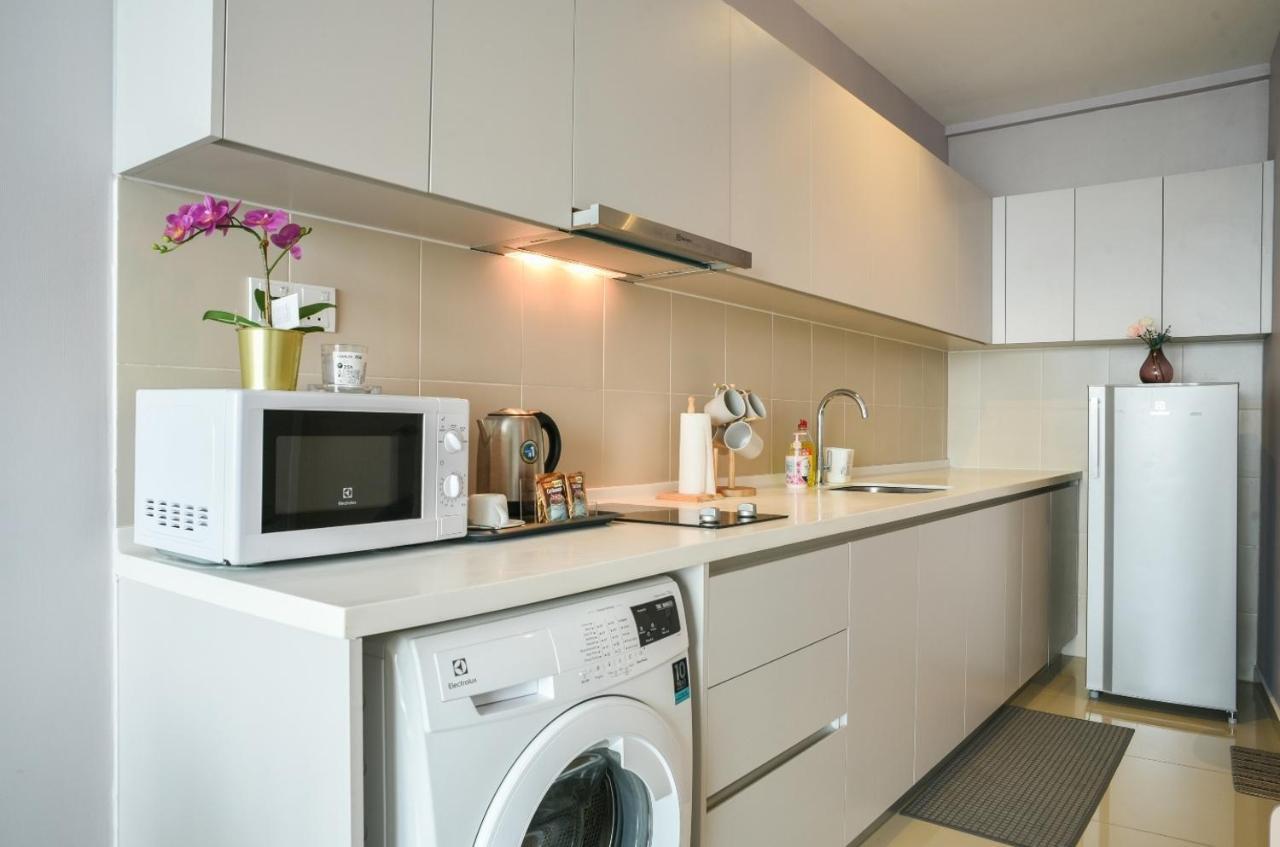Q At I-city Apartment *